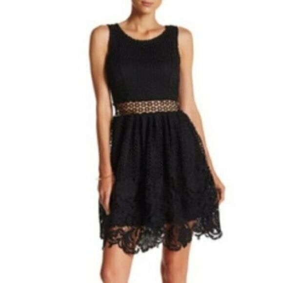 Romeo & Juliet Couture Dresses & Skirts - Romeo + Juliet Couture Black Lace Fit Flare Mini Woman's Cocktail Crochet Dress